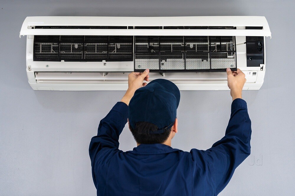 Refrigeration & AC Mechanic